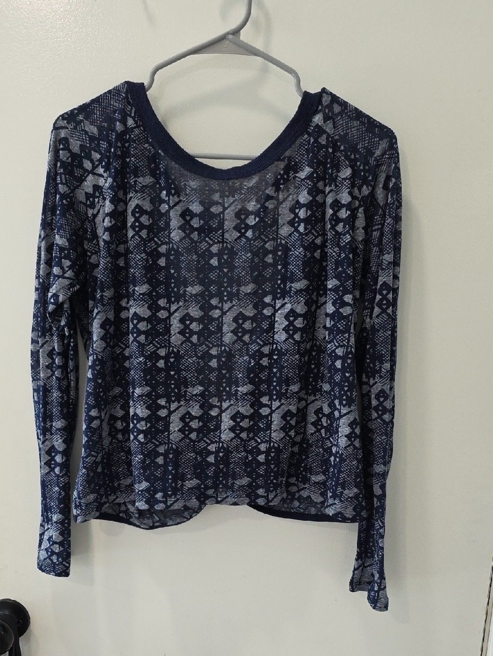 Lorna Jane Navy and Light Blue Geometric Long-Sleeve Top